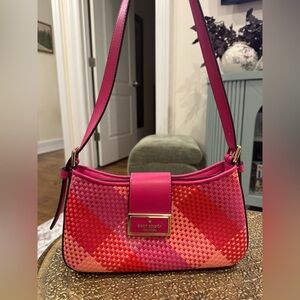 Kate Spade Reegan woven straw shoulder bag pink